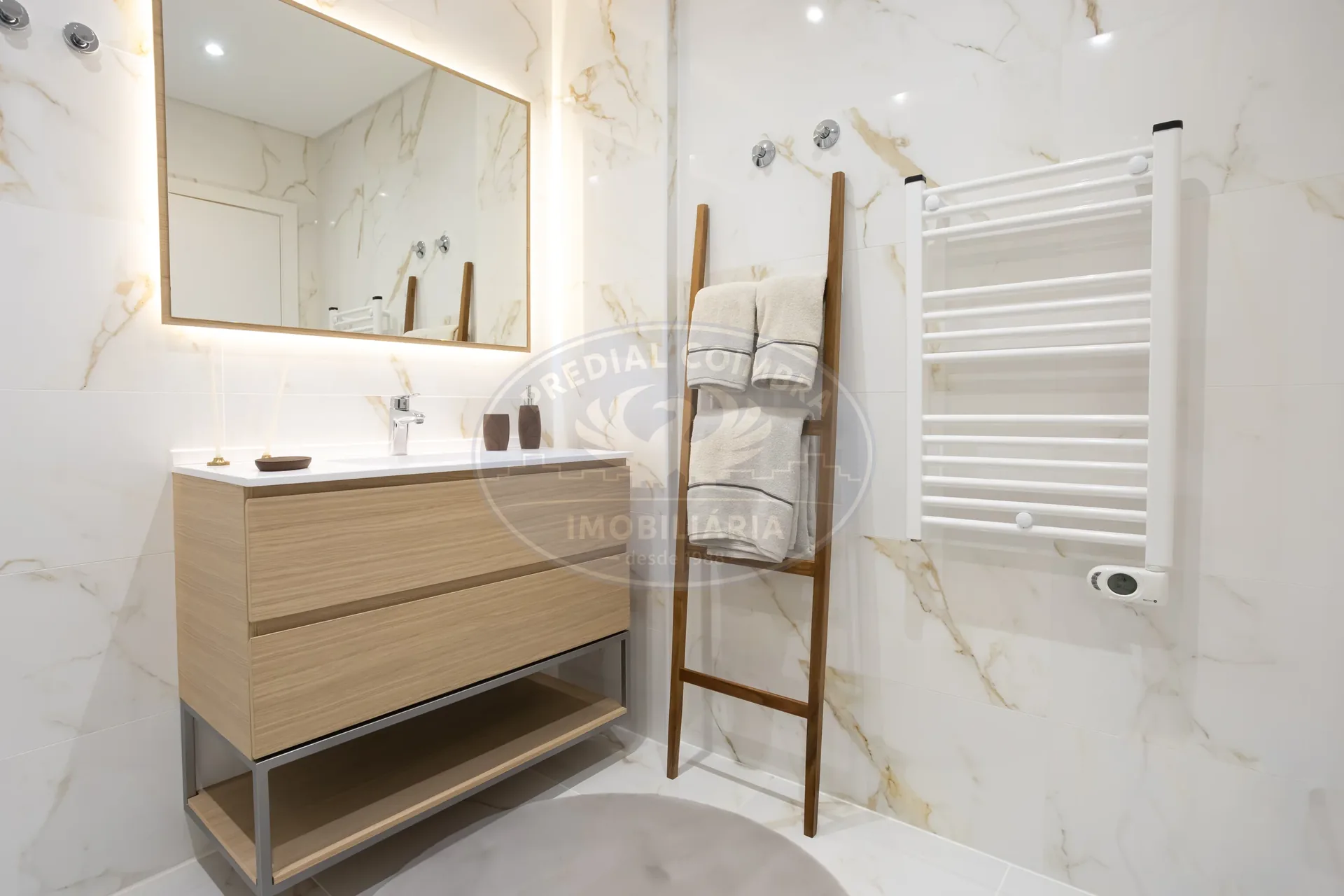 Apartamento T3+1 DUPLEX acabado de construir no Montijo