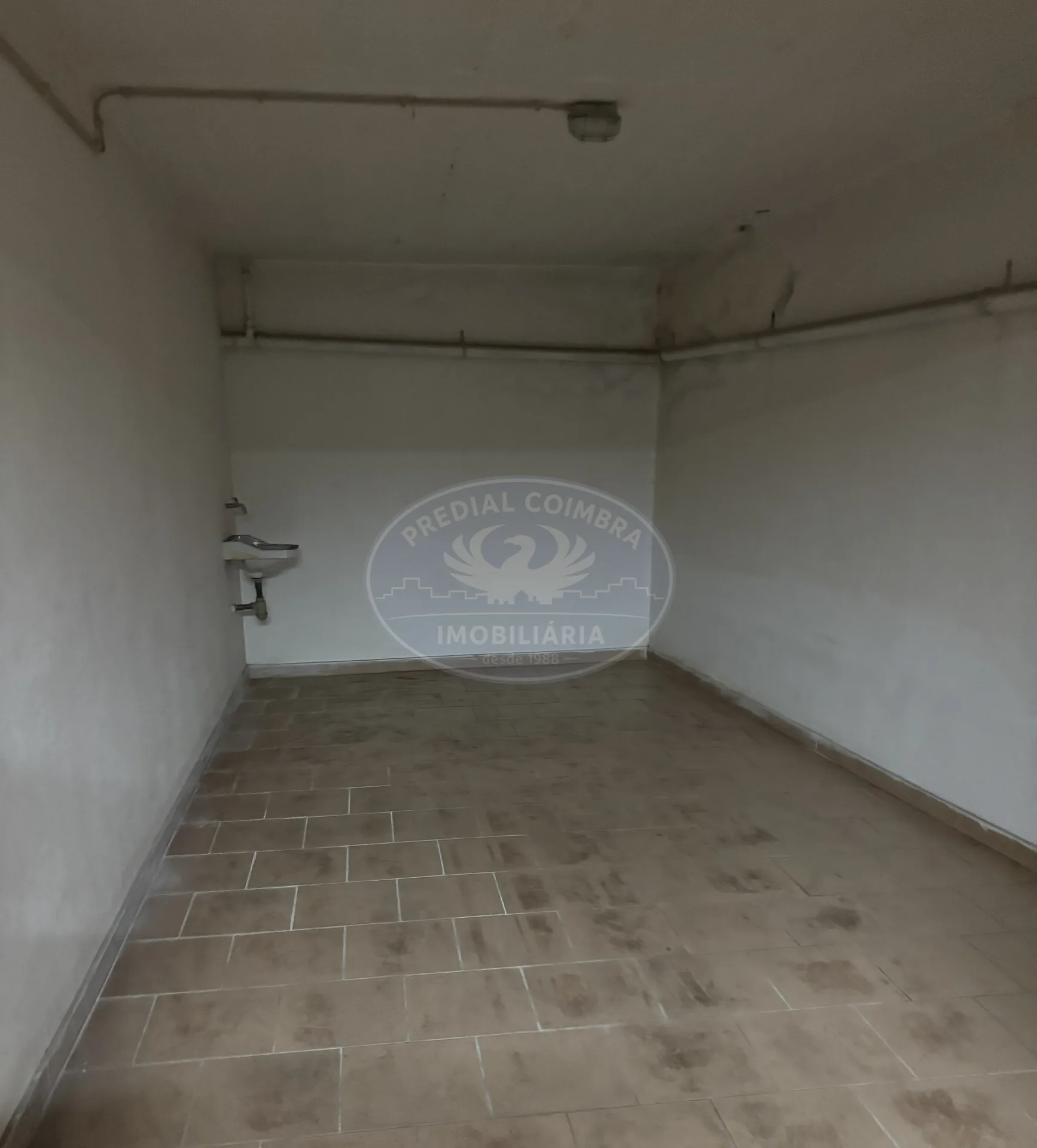Garagem Rua Dom Augusto Pereira Coutinho
