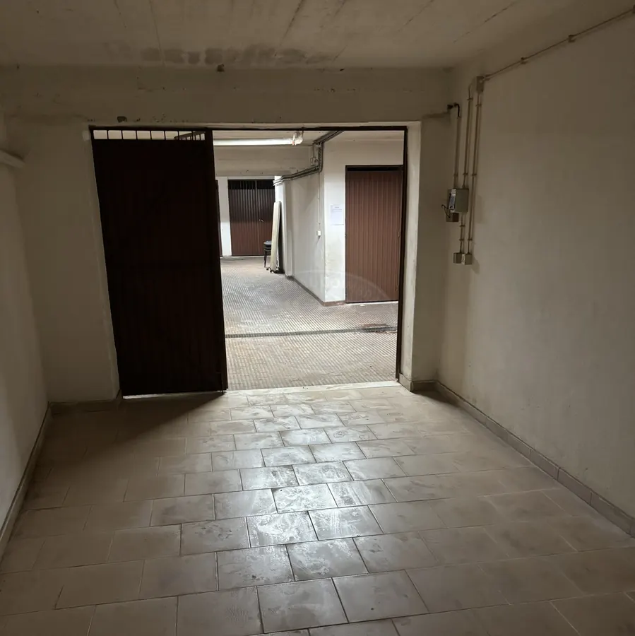 Garagem Rua Dom Augusto Pereira Coutinho