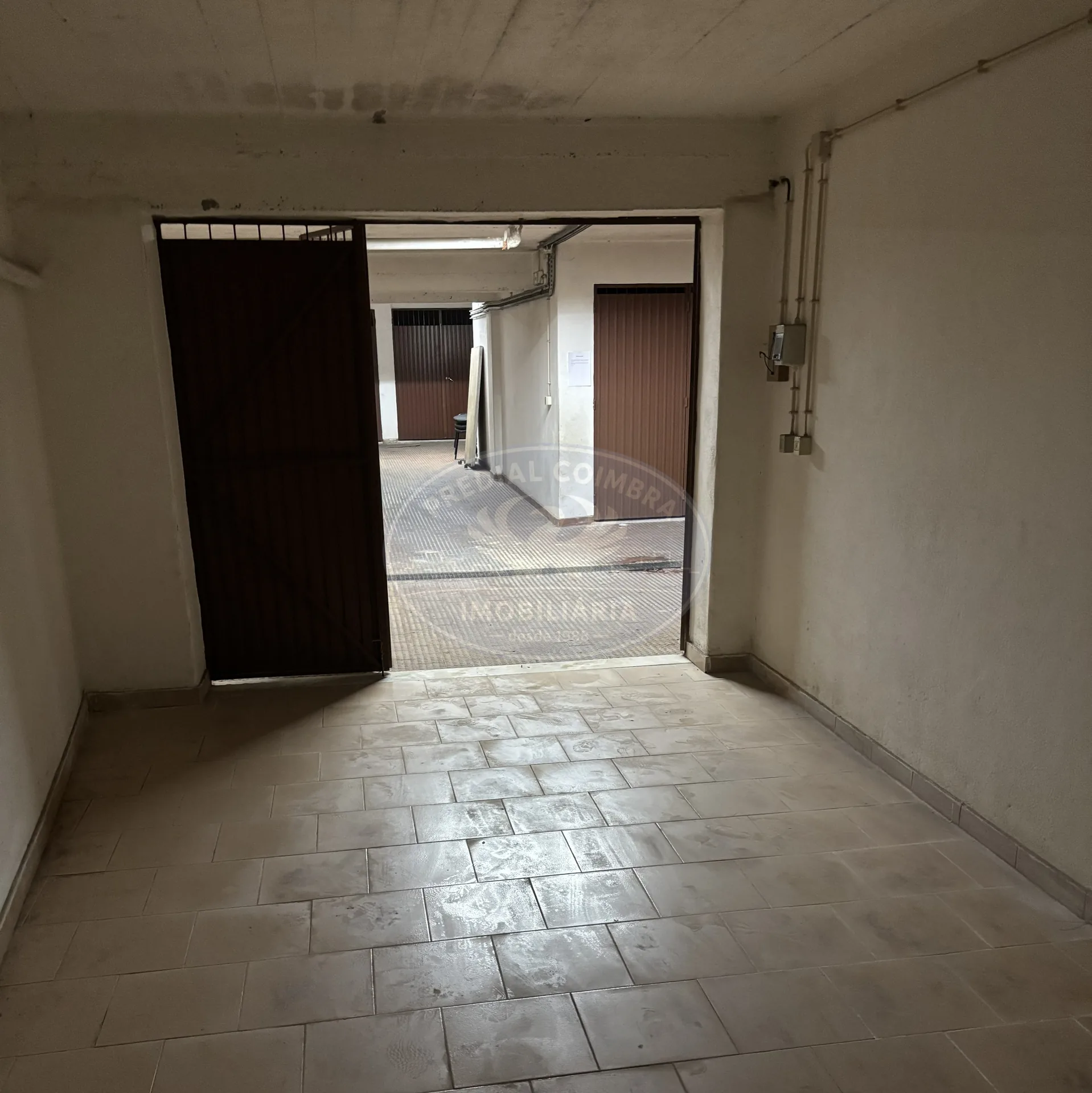 Garagem Rua Dom Augusto Pereira Coutinho